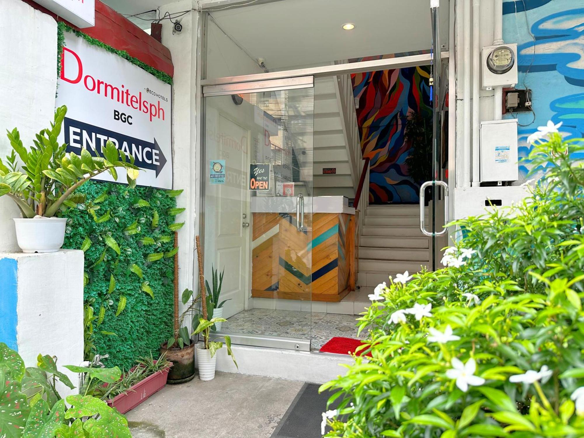 Hotel Dormitelsph Bgc Makati City Exterior foto